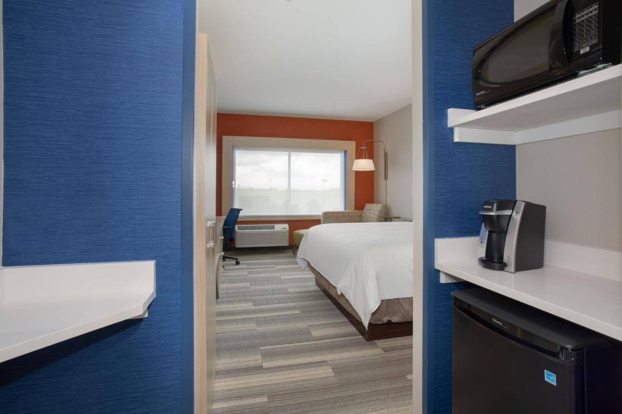 Hotel Express & - Denver Ne - By Ihg 3*