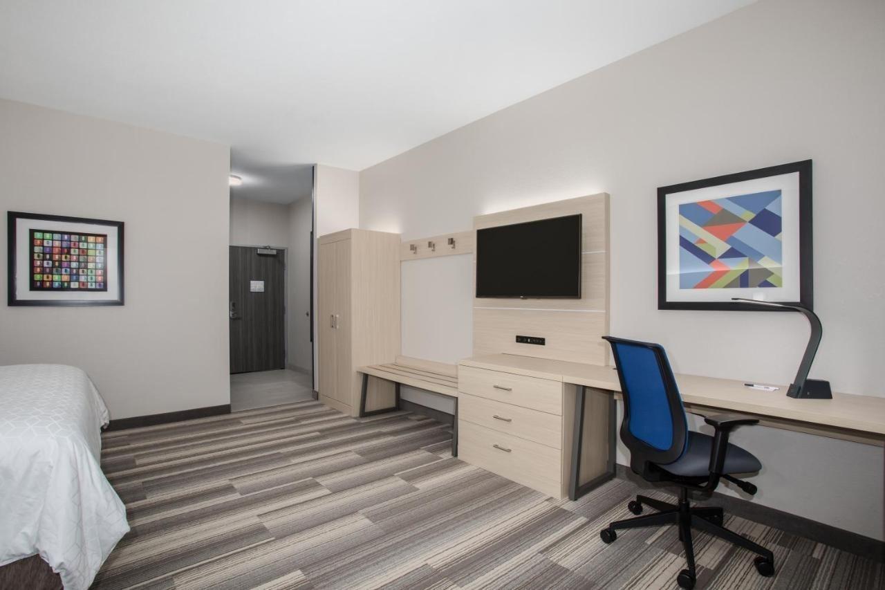 Express & - Denver Ne - By Ihg Hotel 3*