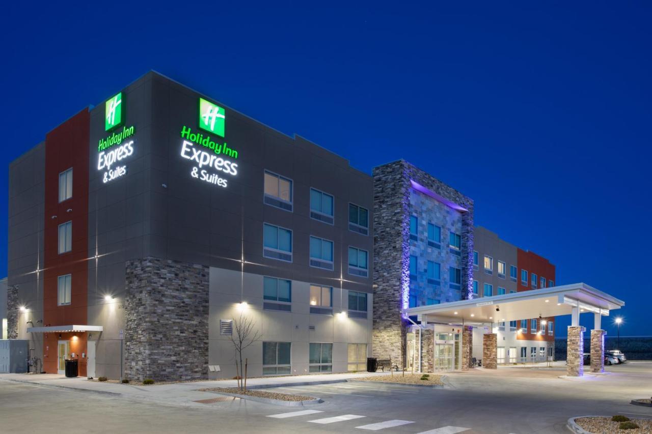 Express & - Denver Ne - By Ihg Hotel