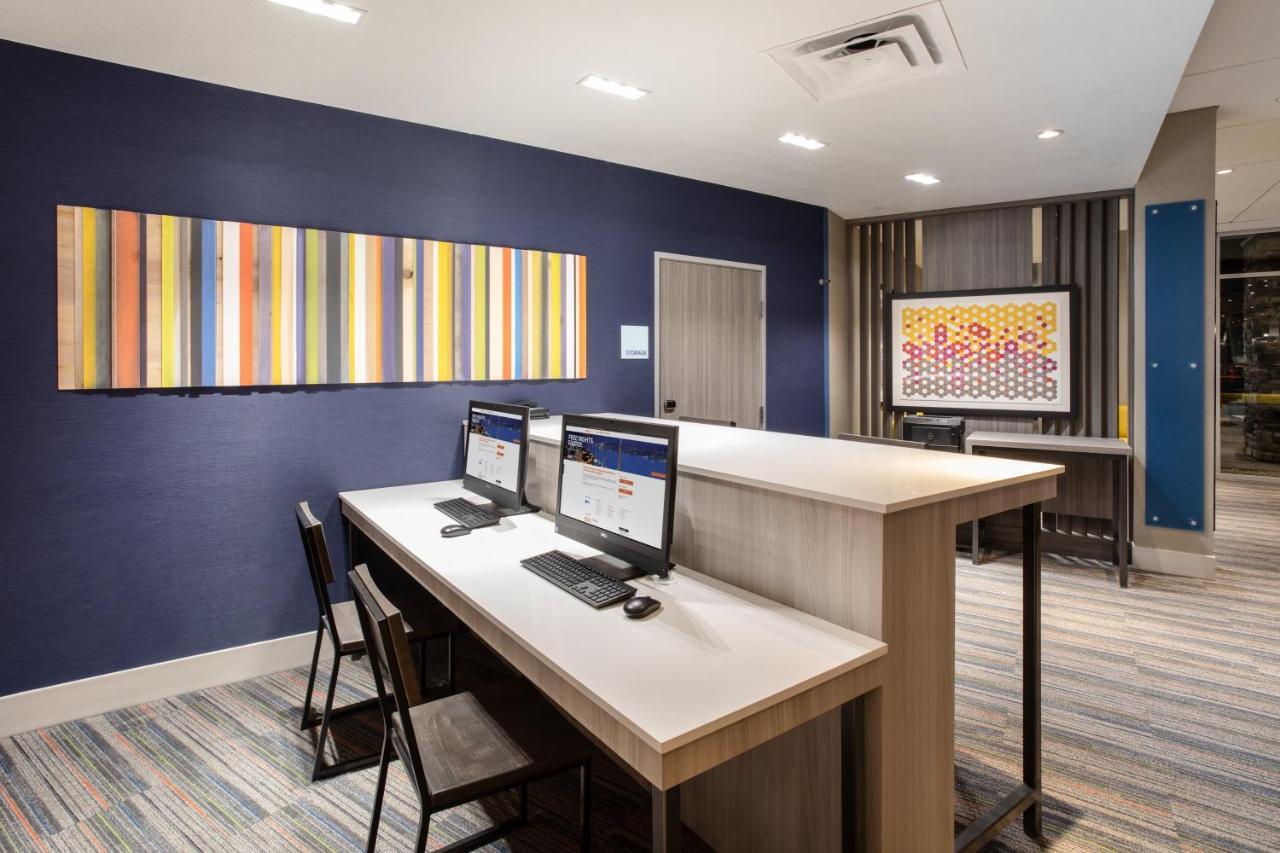 Express & - Denver Ne - By Ihg Hotel