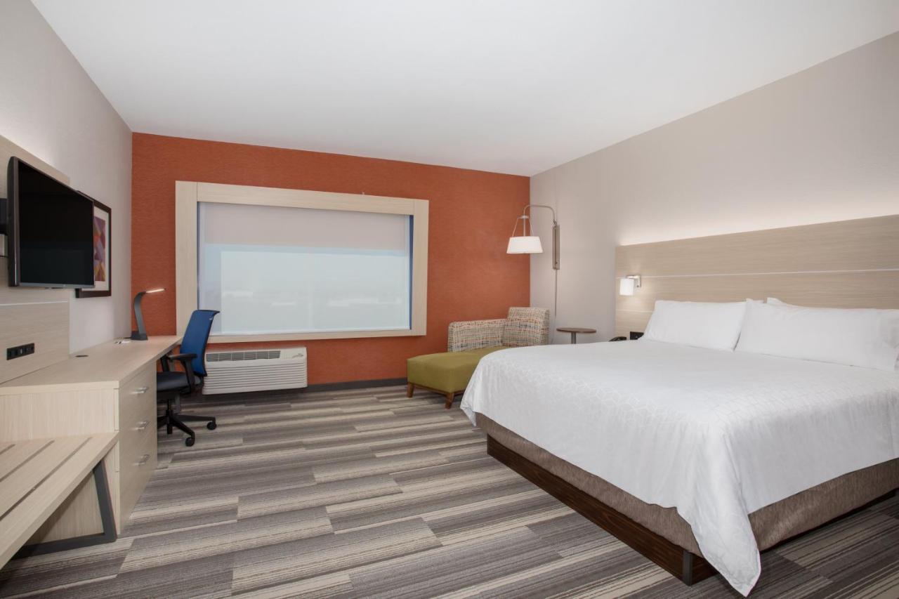 Express & - Denver Ne - By Ihg Brighton