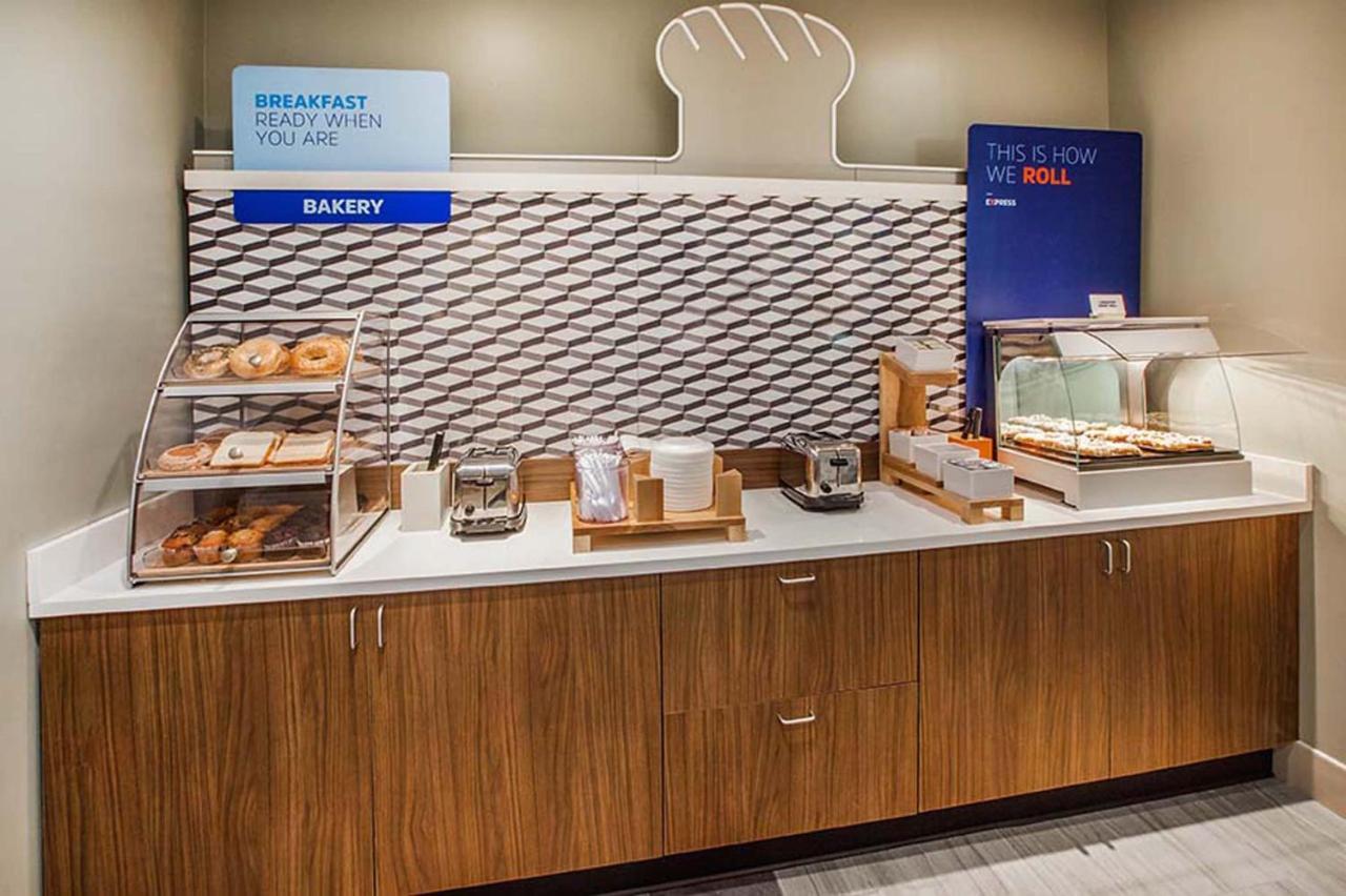 Express & - Denver Ne - By Ihg 3*